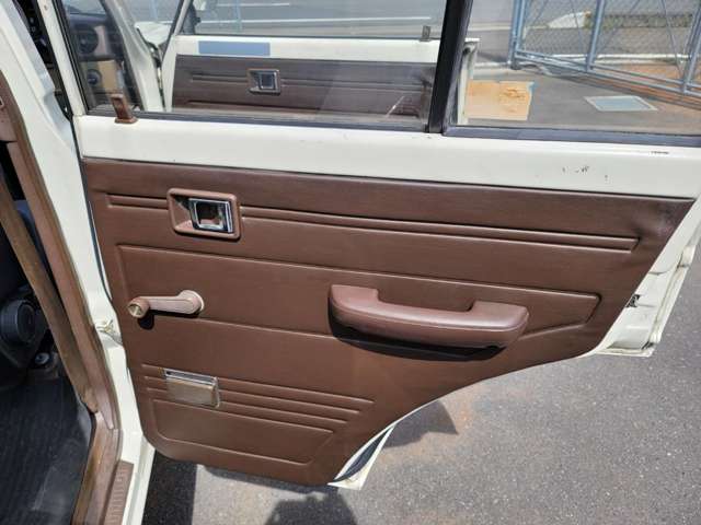 トヨタ ランドクルーザー７０ ４．２ 観音扉 ４ＷＤ S58年 (関東) 99