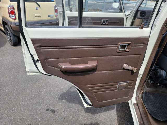 トヨタ ランドクルーザー７０ ４．２ 観音扉 ４ＷＤ S58年 (関東) 99