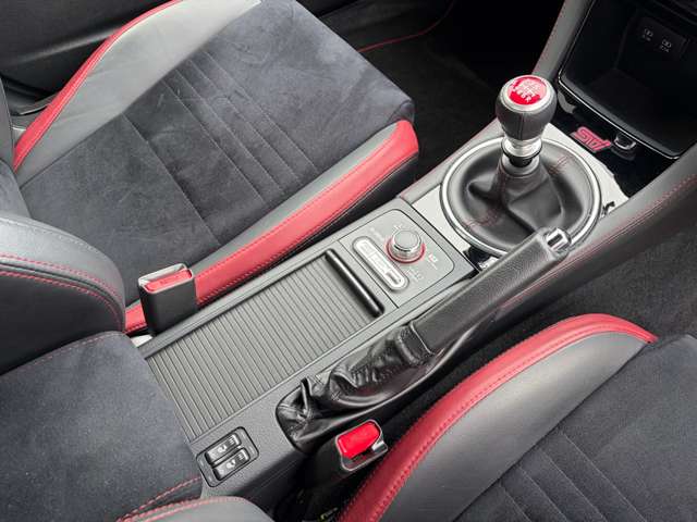 スバル ＷＲＸ　ＳＴＩ ＳＴＩ ２．０ ４ＷＤ R1年 (関東) 99