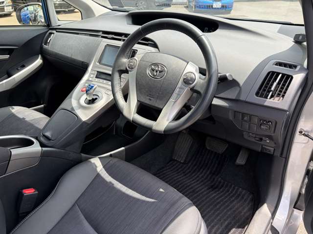 トヨタ プリウス １．８ Ｇ H26年 (関東) 99