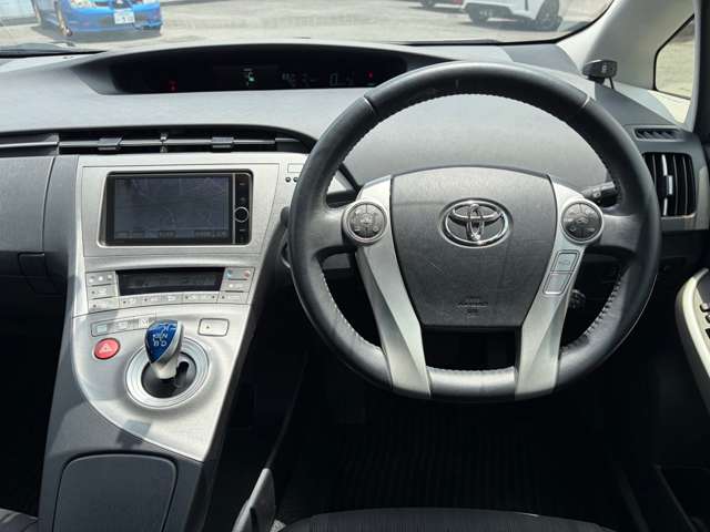 トヨタ プリウス １．８ Ｇ H26年 (関東) 99