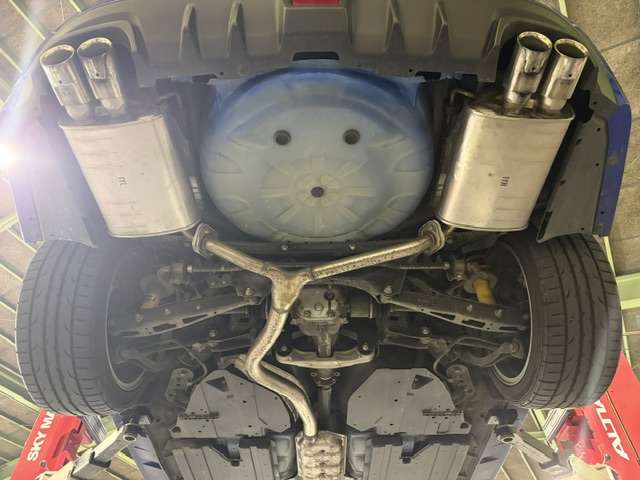 スバル ＷＲＸ　ＳＴＩ ＳＴＩ ２．０ ４ＷＤ H29年 (関東) 99