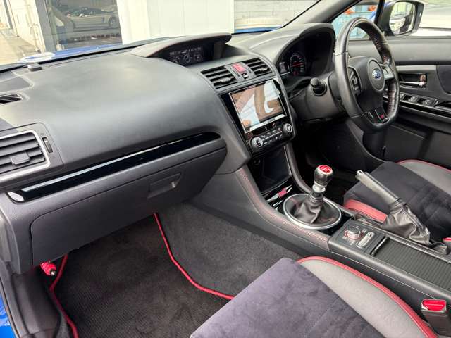 スバル ＷＲＸ　ＳＴＩ ＳＴＩ ２．０ ４ＷＤ H29年 (関東) 99