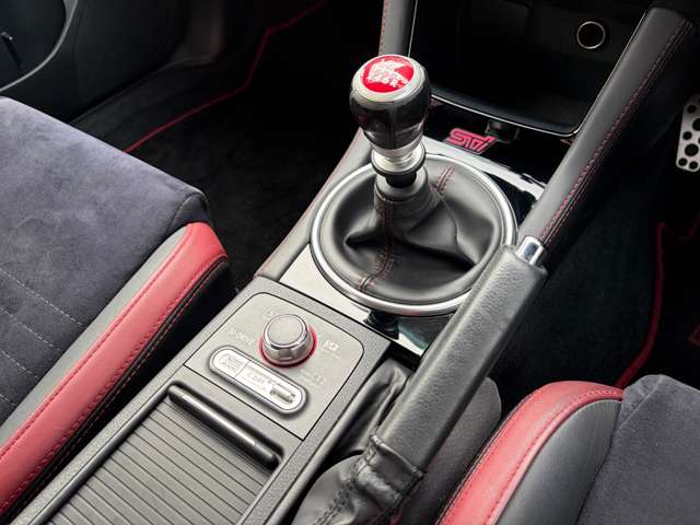 スバル ＷＲＸ　ＳＴＩ ＳＴＩ ２．０ ４ＷＤ H29年 (関東) 99