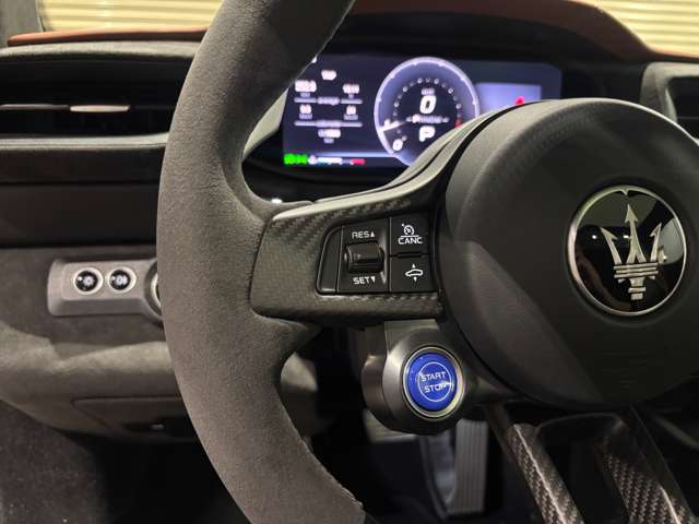 マセラティ ＭＣ２０チェロ ３．０ R5年 (関東) 99
