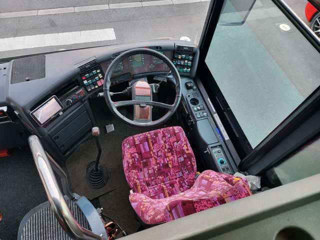 メルセデスベンツ ネオプラン大型乗合バス ４４人乗リ H14年 (関東) 99