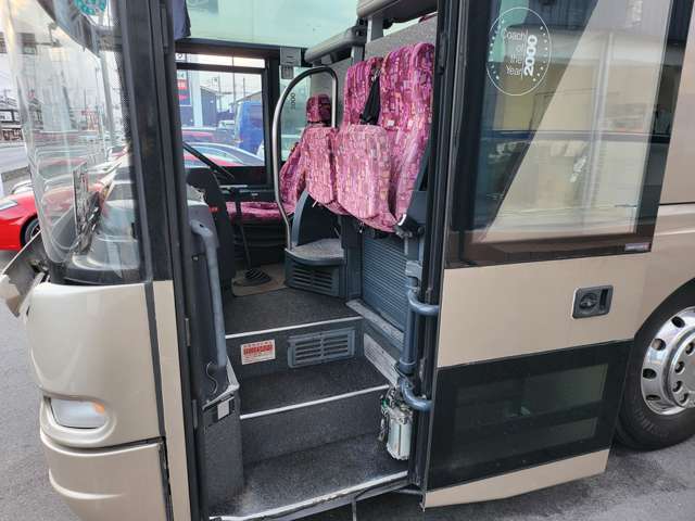メルセデスベンツ ネオプラン大型乗合バス ４４人乗リ H14年 (関東) 99