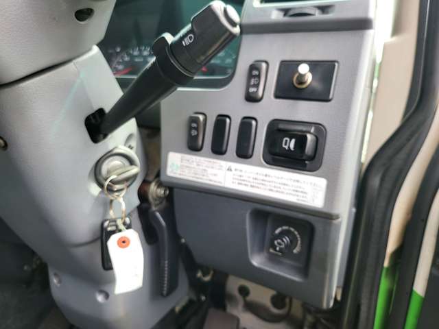 三菱フソウ ファイター 冷蔵冷凍車 H28年 (関東) 99