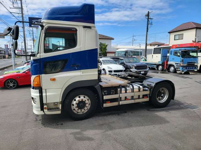 日野自動車 プロフィア トラクターヘッド H29年 (関東) 99