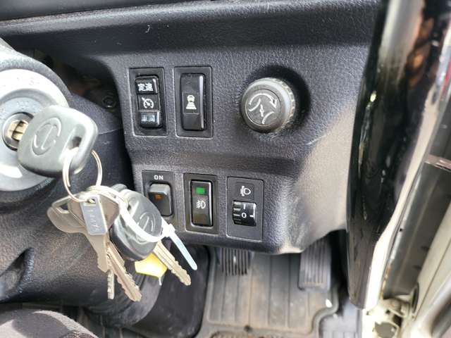 日野自動車 プロフィア トラクターヘッド H29年 (関東) 99