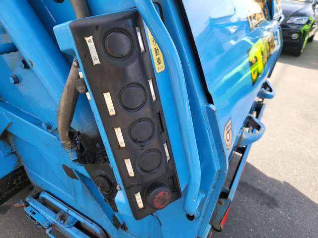 トヨタ ダイナ ４．１ ダンプ 高床 ディーゼル H27年 (関東) 99
