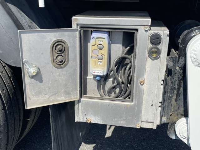 日野自動車 デュトロ ２Ｔ H30年 (関東) 99