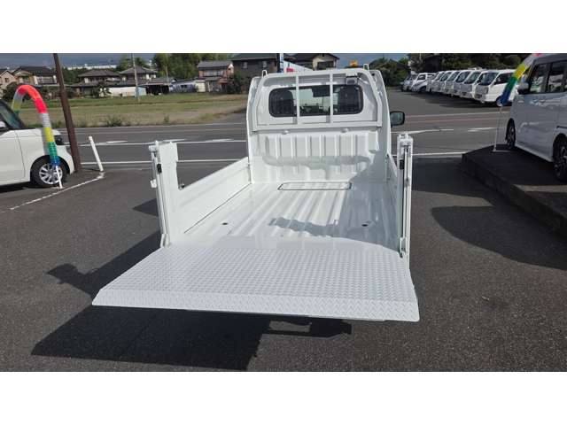 スズキ キャリイトラック ６６０ 垂直式ゲートリフター ３方開 ４ＷＤ R7年 (関東) 99