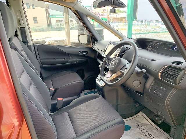 日産 セレナ ２．０ ハイウェイスター H29年 (関東) 99