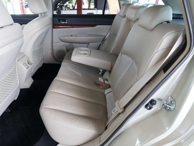 スバル レガシィアウトバック ２．５ Ｉ Ｌパッケージ ４ＷＤ H21年 (関東) 99