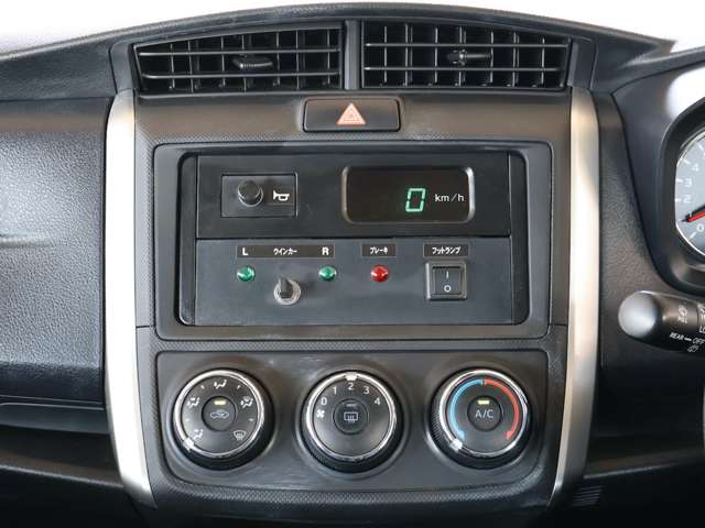 トヨタ カローラフィールダー １．５Ｘ H30年 (関東) 99