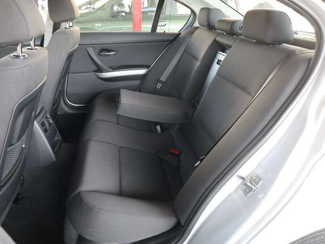 ＢＭＷ ３シリーズ ３２０ｉ H23年 (関東) 99