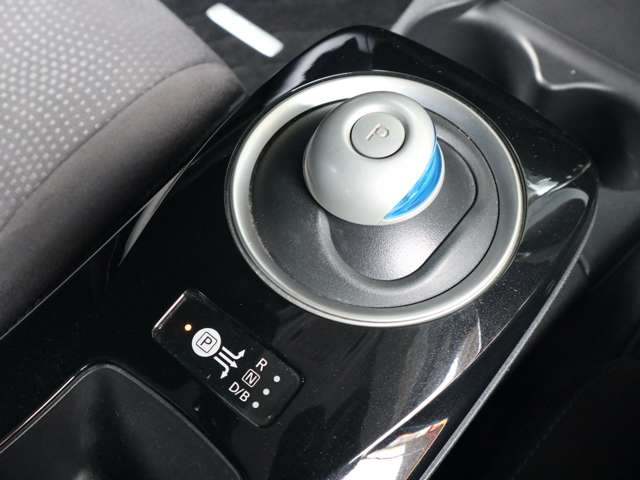 日産 リーフ Ｘ H27年 (関東) 99