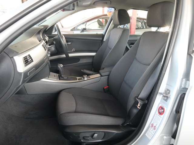 ＢＭＷ ３シリーズ ３２０ｉ H21年 (関東) 99