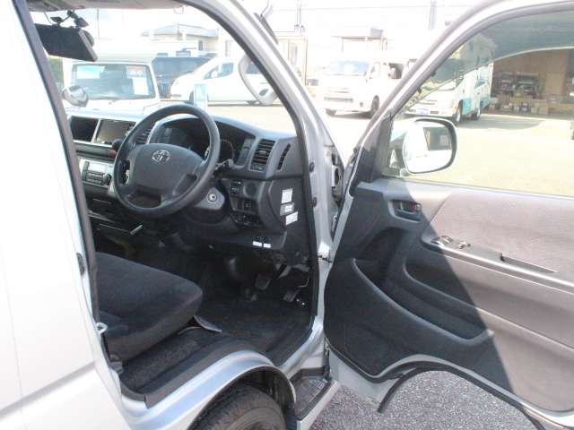 トヨタ ハイエースバン ナッツＲＶ H28年 (関東) 99