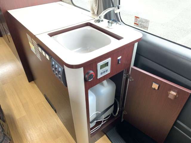 トヨタ ハイエースバン ナッツＲＶ H29年 (関東) 99