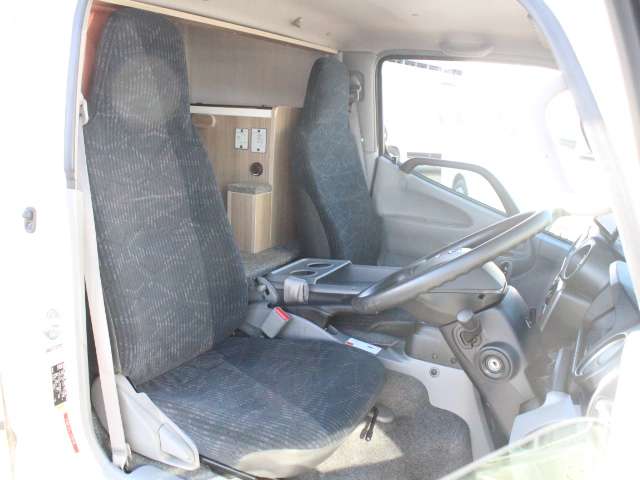 トヨタ カムロード キャンパー厚木 R5年 (関東) 99