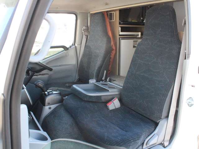 トヨタ カムロード キャンパー厚木 R5年 (関東) 99