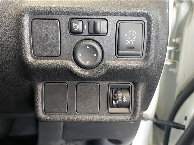 日産 ノート １．２ Ｘ H25年 (甲信越・北陸) 99