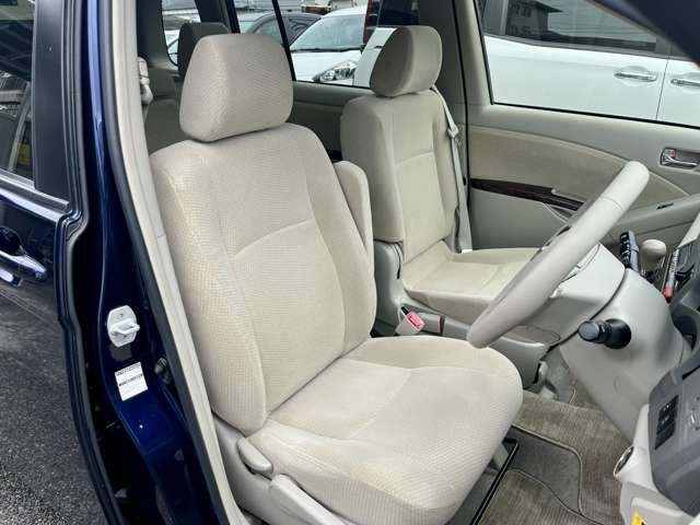 トヨタ アイシス １．８ Ｇ H27年 (近畿) 99