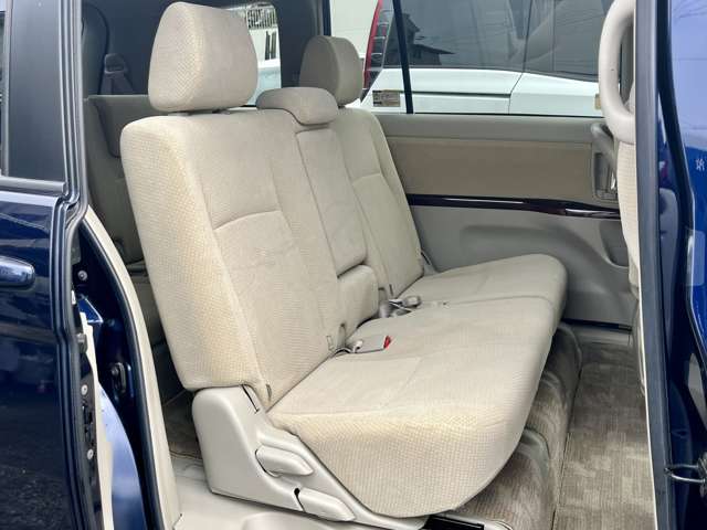 トヨタ アイシス １．８ Ｇ H27年 (近畿) 99