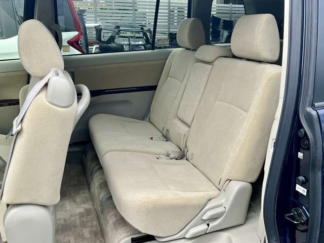 トヨタ アイシス １．８ Ｇ H27年 (近畿) 99