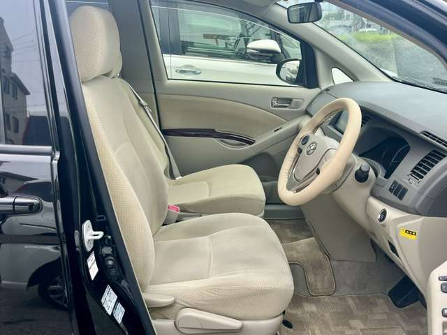 トヨタ アイシス ２．０ Ｇ H28年 (近畿) 99