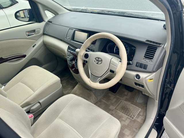トヨタ アイシス ２．０ Ｇ H28年 (近畿) 99