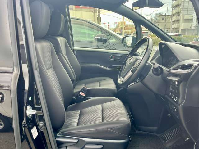 トヨタ ヴォクシー ２．０ ＺＳ H29年 (近畿) 99
