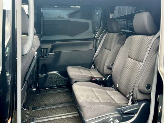 トヨタ ヴォクシー ２．０ ＺＳ H29年 (近畿) 99
