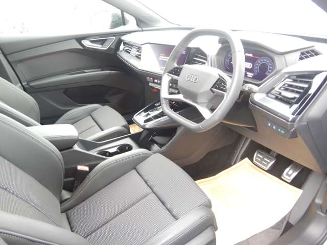 アウディ Ｑ４ Ｅ－ＴＲＯＮ ４５ Ｓライン R6年 (近畿) 99