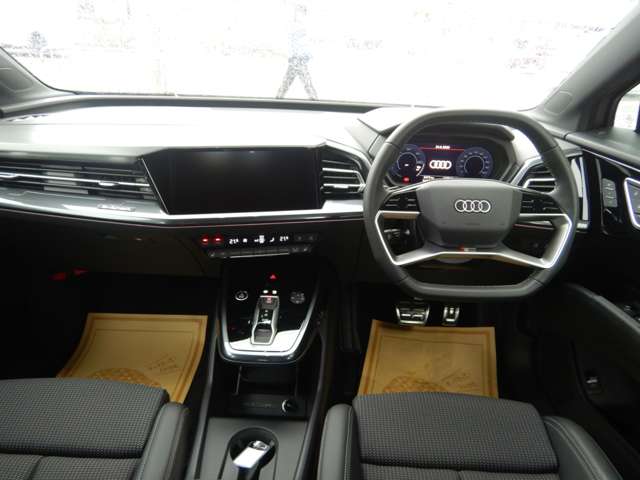 アウディ Ｑ４ Ｅ－ＴＲＯＮ ４５ Ｓライン R6年 (近畿) 99