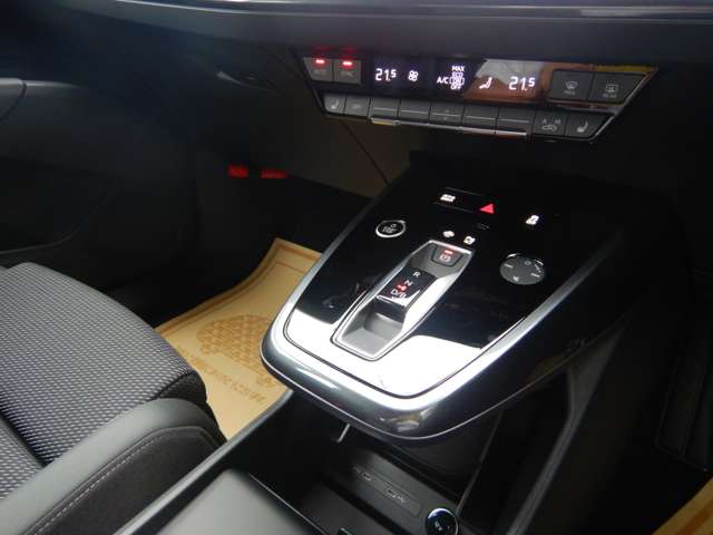 アウディ Ｑ４ Ｅ－ＴＲＯＮ ４５ Ｓライン R6年 (近畿) 99