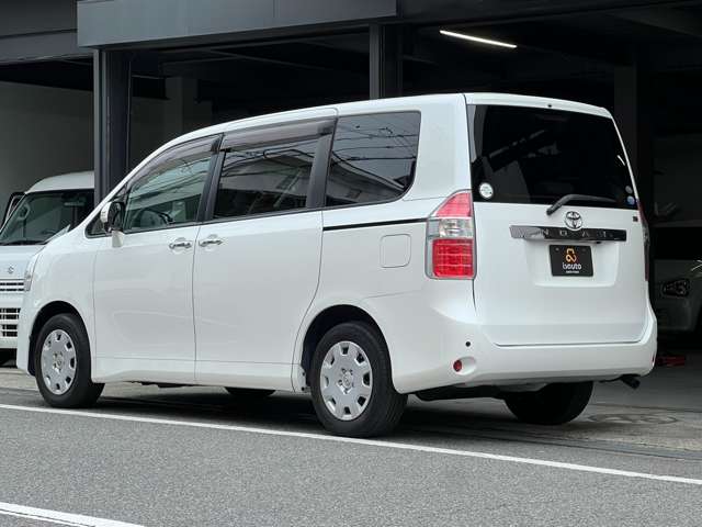トヨタ ノア ２．０ Ｘ H22年 (近畿) 99