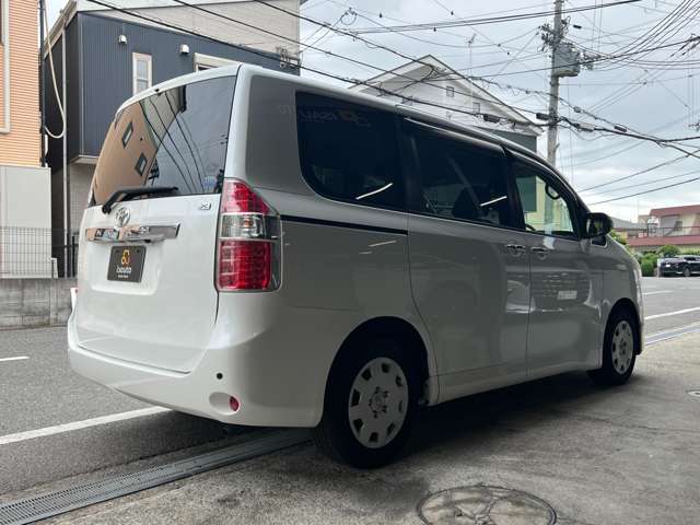 トヨタ ノア ２．０ Ｘ H22年 (近畿) 99