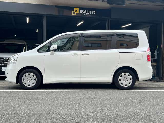 トヨタ ノア ２．０ Ｘ H22年 (近畿) 99