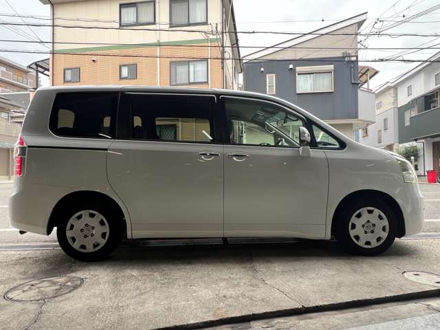 トヨタ ノア ２．０ Ｘ H22年 (近畿) 99
