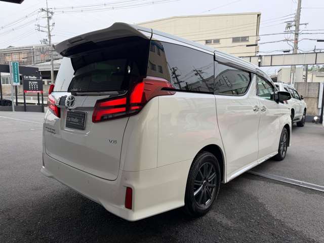 トヨタ アルファード ３．５ エグゼクティブ ラウンジ Ｓ ４ＷＤ R1年 (近畿) 99