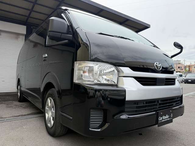 トヨタ ハイエースコミューター ２．８ディーゼルターボＧＬ １０人乗リ R6年 (近畿) 99