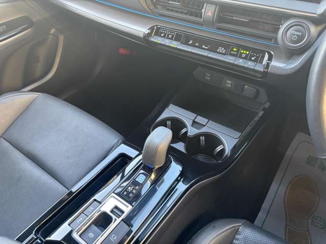 トヨタ プリウス ２．０ Ｚ R5年 (近畿) 99