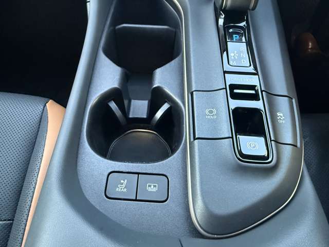 トヨタ クラウン　クロスオーバー　ハイブリッド ２．４ ＲＳ アドバンスト Ｅ－ＦＯＵＲ ＡＤＶＡＮＣＥＤ ４ＷＤ R5年 (近畿) 99