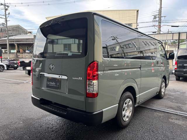 トヨタ ハイエースバン ２．８ スーパーＧＬ ロング ディーゼルターボ R7年 (近畿) 99