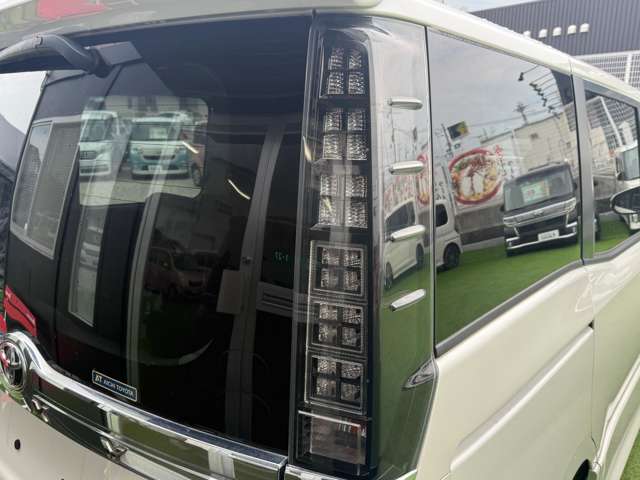 トヨタ ヴォクシー ２．０ ＺＳ 煌 H27年 (近畿) 99