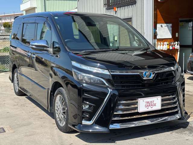 トヨタ ヴォクシー １．８ ハイブリッド ＺＳ 煌 H30年 (近畿) 99