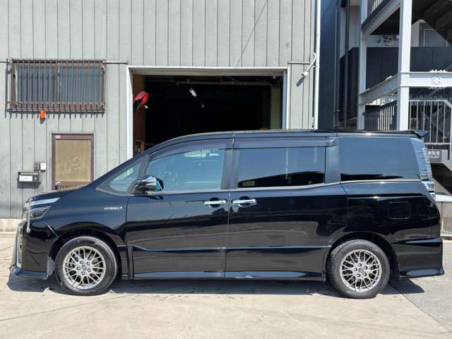 トヨタ ヴォクシー １．８ ハイブリッド ＺＳ 煌 H30年 (近畿) 99